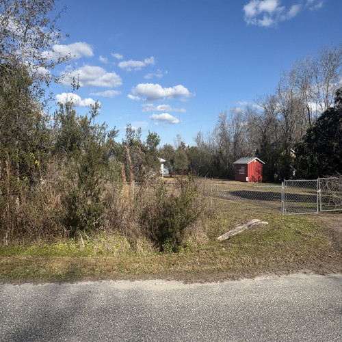 OUR PROPERTIES>
                     </div>
                     <div class=